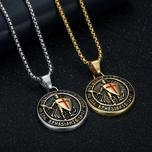 Collier Pendentif Bouclier Croix Chevalier Templier Médiéval Acier Inoxydable Bijoux Écriture Armure de Dieu pour Hommes Accessoires Rétro