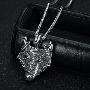 Nordic Viking Wolf Head Pendant Necklace Stainless Steel Retro Celtic Knot Necklace With Green Rhinestone Eyes For Men Jewelry