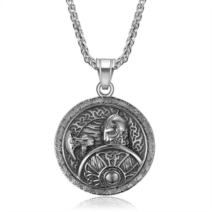 Collier avec pendentif bouclier et hache de guerrier viking en acier inoxydable poli