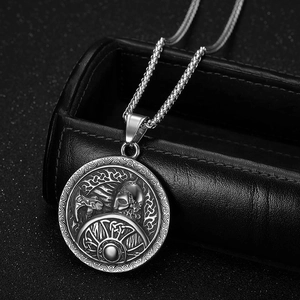 Collier avec pendentif guerrier viking en acier inoxydable et hache sur chaîne gourmette