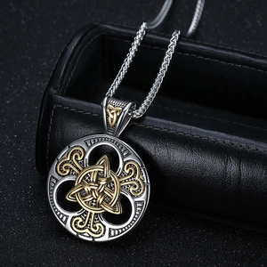 Collier Viking Nœud Celtique avec pendentif bicolore or et argent sur coffret cuir