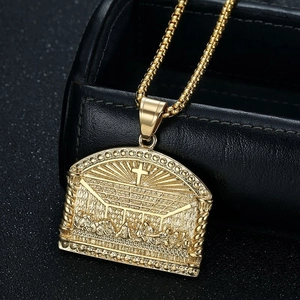 Collier hip hop plaqué or avec pendentif La Cène et chaîne maille vénitienne dorée