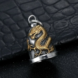 Pendentif cloche dragon doré en acier inoxydable avec gravures de style motard