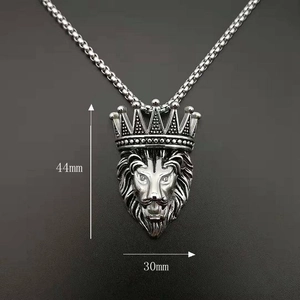Macro shot of silver hip-hop lion head pendant with crown showing 44mm x 30mm dimensions