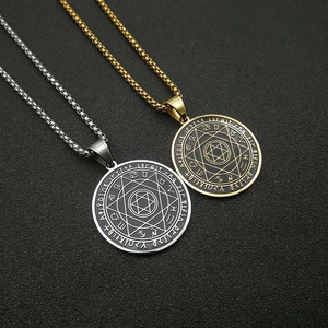 Collier Pendentif Hexagramme en Acier Titane Hip Hop pour Hommes Femmes Étoile de David Médaillon Collier Bijoux Astrologie