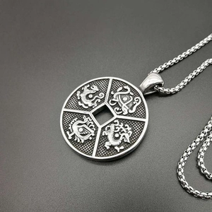 Collier punk oriental en acier titane avec pendentif de quatre bêtes sur chaîne box