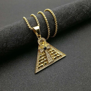 Collana hip hop con ciondolo a piramide placcato oro, simbolo Ankh e cristalli