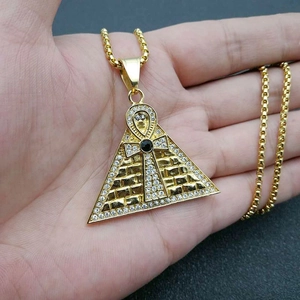 Collana con ciondolo a piramide hip hop placcata oro con cristalli e simbolo Ankh