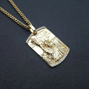 Hip-hop gold-plated stainless steel Liberty pendant necklace with sparkling rhinestones