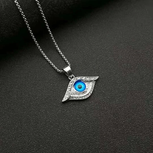 Evil Eye Halskette in Silber aus Edelstahl mit blauen Kristallen und weißem Strass