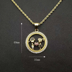 Collier hip hop plaqué or avec pendentif garçon fille et cœur rose serti de cristaux