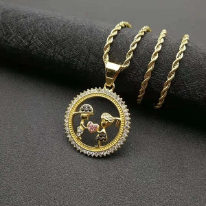 Collier hip hop plaqué or en acier avec pendentif couple et strass colorés