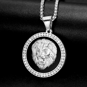 Collier hip hop avec pendentif tête de lion argenté serti de zircons fins