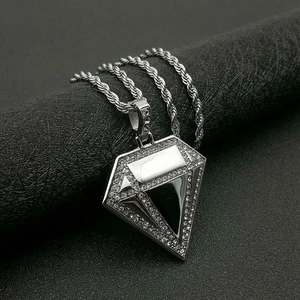 Collana hip hop con ciondolo a diamante in argento e zirconi su catena a fune