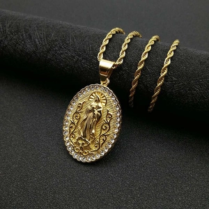 Collier hip hop plaqué or avec pendentif Vierge Marie serti de zircons et chaîne corde