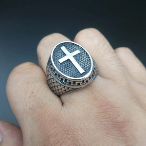 Vintage punk men's titanium steel signet ring with polished cross and honeycomb texture