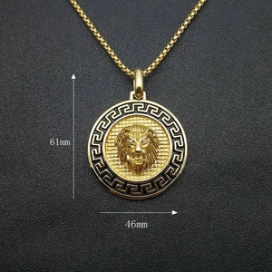Hip-Hop Löwenkopf Anhänger Halskette in Gold mit griechischem Muster und Kristallen