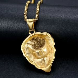 Hip-hop gold-plated lion head pendant necklace with round box chain on leather display