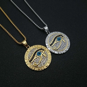 Collier Pendentif Œil d'Horus en Acier Titane Hip Hop pour Hommes Femmes Plaqué Or Argent Strass Pavé Bijoux Amulette Ronde Égyptienne