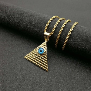 Halskette mit vergoldetem Pyramiden-Anhänger und blauem Auge auf einer Kordelkette