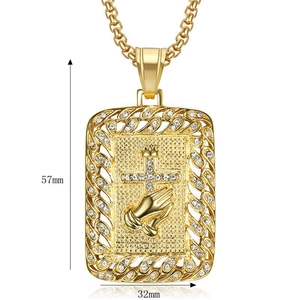 Collier avec pendentif mains en prière en acier inoxydable plaqué or et cristaux brillants