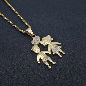 Collier Pendentif en Acier Titane Hip Hop Garçon Fille Plaqué Or Incrusté de Strass Pendentif Figure de Dessin Animé Bijoux Unisex
