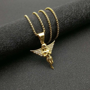 Hiphop vergulde ketting met biddende engel hanger en vleugels bezet met zirkoonstenen