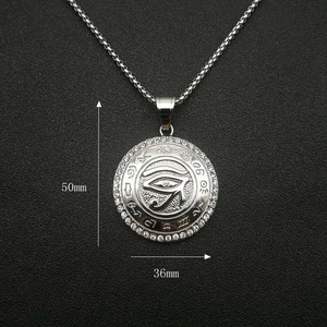 Collier avec pendentif œil d'Horus en acier inoxydable doré et strass avec mesures