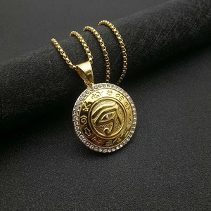 Collier avec pendentif Œil d'Horus doré et cristaux brillants, style hip hop égyptien