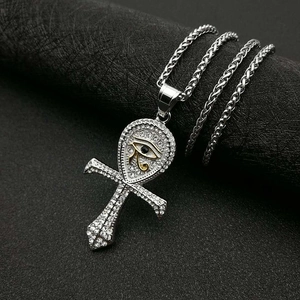 Collier Ankh en acier inoxydable doré hip hop avec œil d'Horus et cristaux brillants