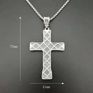 Ciondolo a croce in acciaio inossidabile argento lucido con trama geometrica e 75 mm