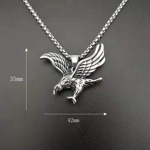 Collier avec pendentif aigle hip hop en acier inoxydable argenté, envergure de 42mm