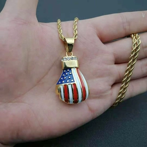 Hip-Hop Boxhandschuh Anhänger Halskette mit USA Flagge Emaille und vergoldeter Kette