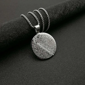 Médaillon calendrier aztèque vintage en argent avec collier chaîne maille