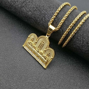 Collier hip hop plaqué or avec pendentif La Cène orné de pierres de zircon blanc