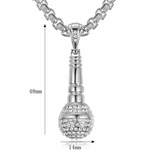 Dimensions détaillées du pendentif micro de 48mm serti de pierres brillantes