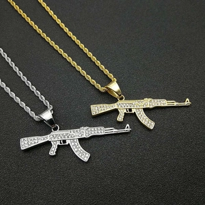 Collana con Ciondolo a Forma di Fucile AK-47 Hip Hop Iced Out in Acciaio Inossidabile Placcato Oro con Strass Gioielli da Uomo