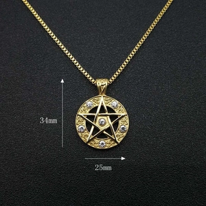 Detail of hip hop gold plated star pendant with size dimensions 34mm by 25mm