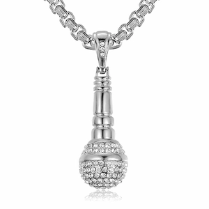 Collier avec pendentif micro argenté serti de strass et chaîne box style hip hop
