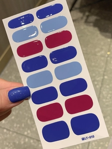 Close-up of application effect and gradient blue nail polish stickers set LT-010