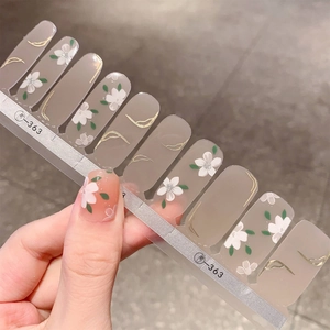 Eleganti Adesivi per Unghie Floreali Rosa Nude Semitrasparenti Design Fiori Bianchi Linea Metallica Oro Donna Manicure