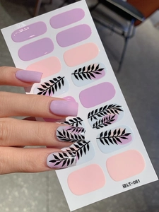 Detail of LT-061 leaf pattern nail stickers with glossy finish and floral nail art design