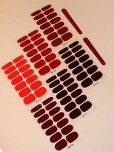 Set de pegatinas para uñas color rojo liso con dos limas de uñas profesionales a juego