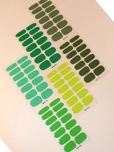 Set de seis pegatinas para uñas de color verde liso con varios tonos del bosque al menta