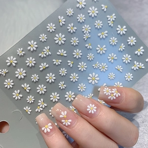 3D Relief White Daisy Nail Art Stickers Self-Adhesive Flower Pattern Nail Decals For Women Daily DIY Manicure Decoration