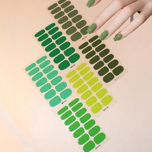 Set de pegatinas para uñas en varios tonos de verde para manicura DIY en casa