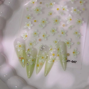 Stickers à ongles fleurs vertes JY-047 avec motifs marguerites 3D et faux ongles stiletto
