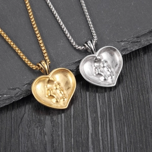 Gothic heart skull pendant necklaces in gold and silver finish with beaded chains