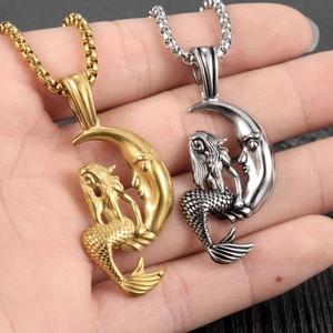 Pendentifs sirène et lune en finitions or et argent avec chaînes de boîte élégantes