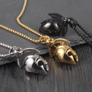 Colliers pendentifs casque spartiate rétro en acier noir, doré et argenté